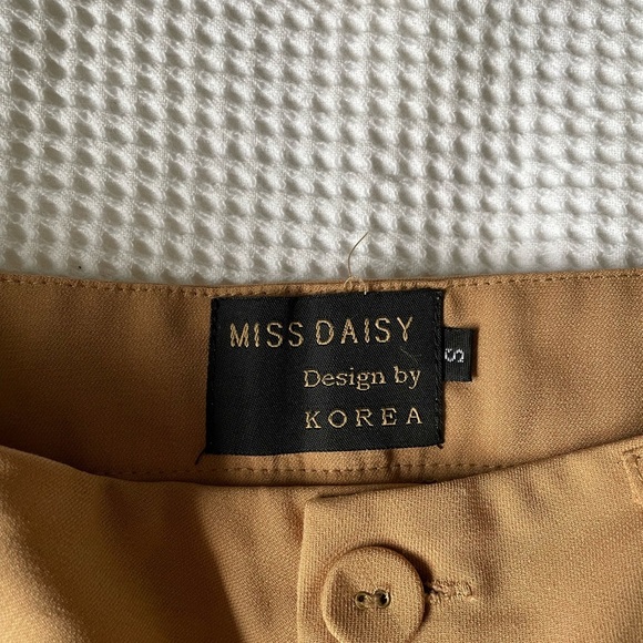Miss Daisy Korea High Waist Tan Women's Shorts size Small - Picture 3 of 4